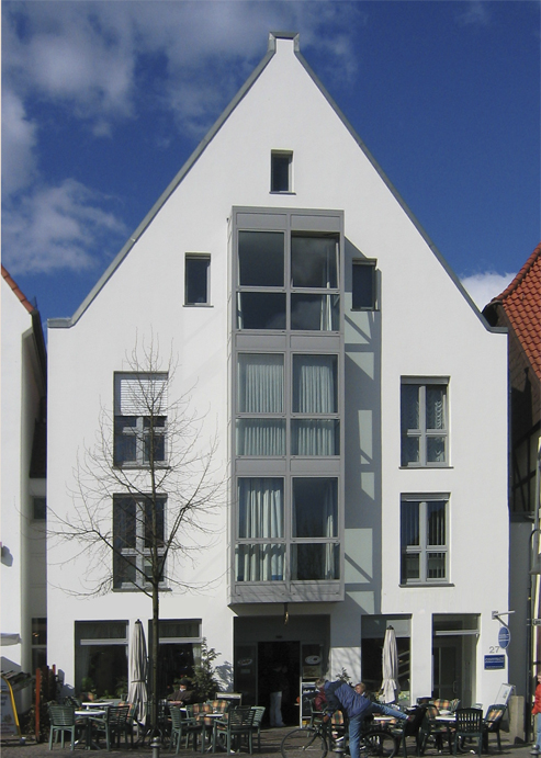 Contact Immobilien | Bad Salzuflen Gebäudeansicht